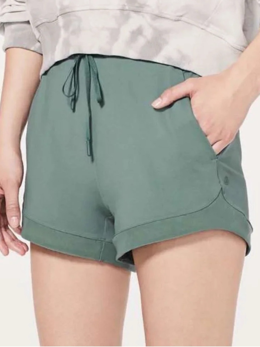 Lululemon Women's Sunsetting Juniper Green Luxtreme Mesh Running Shorts Size 6
